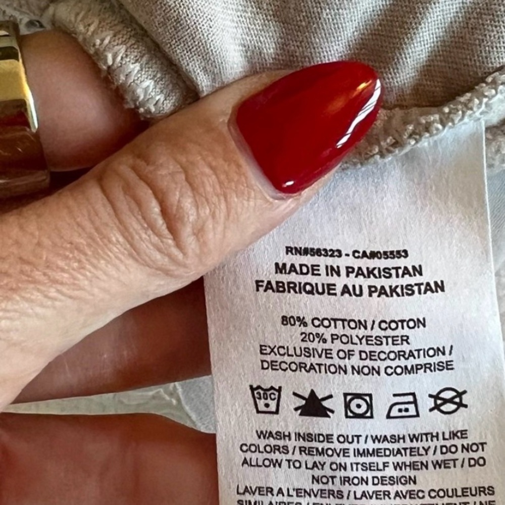Nike cream shorts - Picture 5 of 5